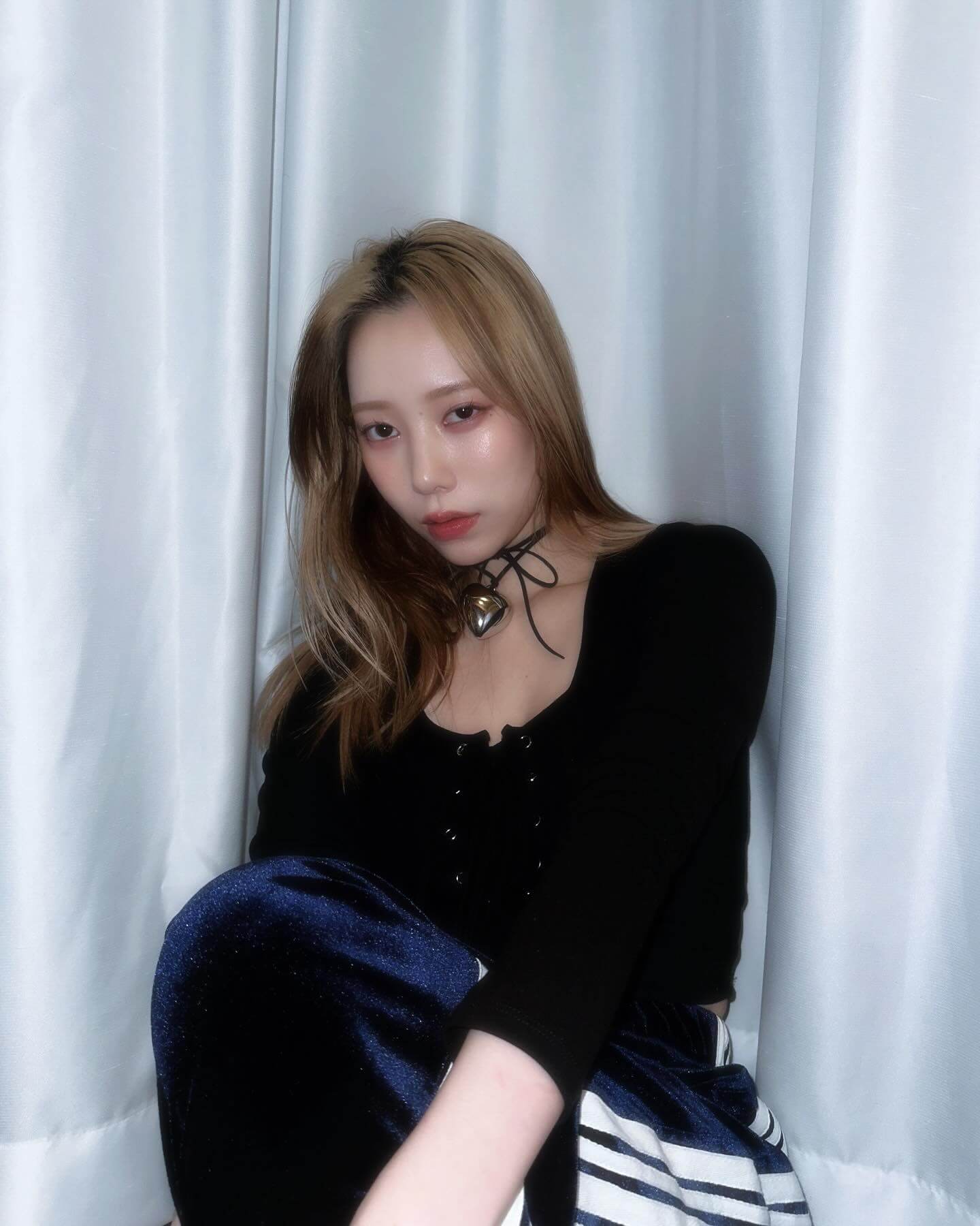 「こんなに素敵なママ羨ましい」人気女性YouTuberが最新ショット公開でファン悶絶！