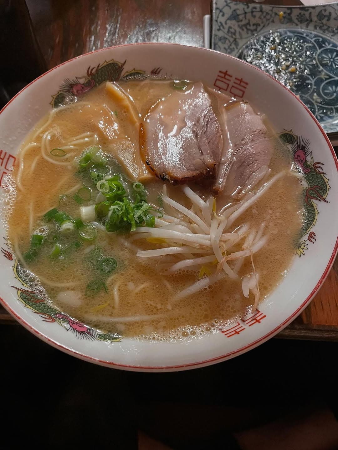 「シンプルなのに奥深い」食通お笑い芸人〇〇、広島市内で食した至福のラーメンが話題に