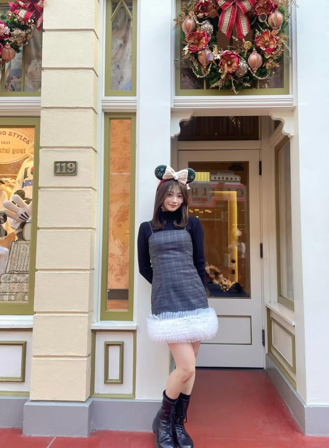 板倉可奈、クリスマスの東京ディズニーで冬の街×夢の世界を満喫