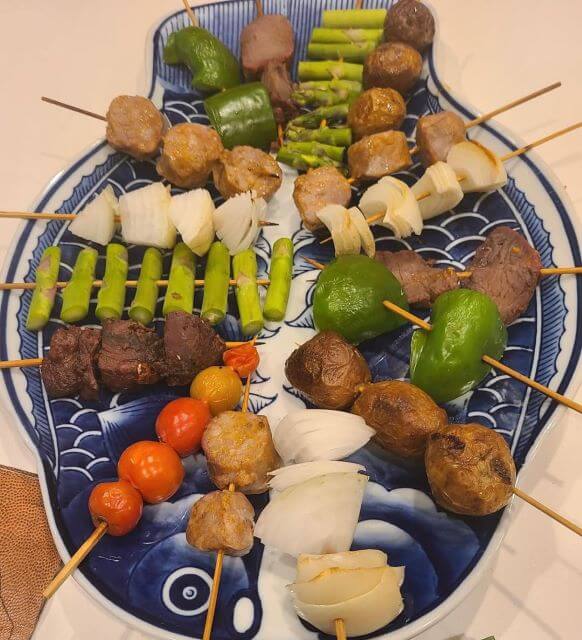 桃井かおり、焼き鳥ならぬ「焼き牛」ショットを披露！野菜の旨みたっぷりな“ほぼ野菜焼き”にファンも興味津々