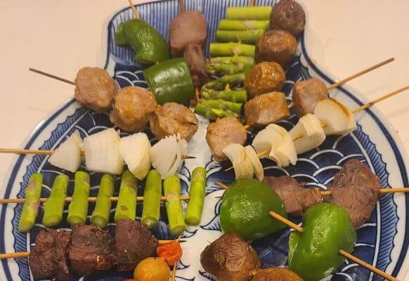 桃井かおり、焼き鳥ならぬ「焼き牛」ショットを披露！野菜の旨みたっぷりな“ほぼ野菜焼き”にファンも興味津々