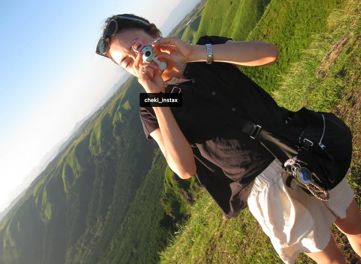 B-Girl Haruka、絶景ハイキングでリフレッシュ　山の上から笑顔の一枚