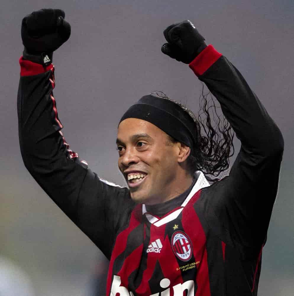 ロナウジーニョ、公式Xで2010年のミランでの活躍を振り返り、チャンピオンズリーグでのミランの健闘を祈る