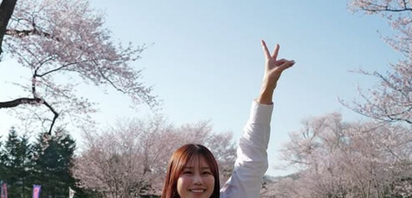 「桜前線とともに北上」稲村亜美、母と北海道の桜を満喫！