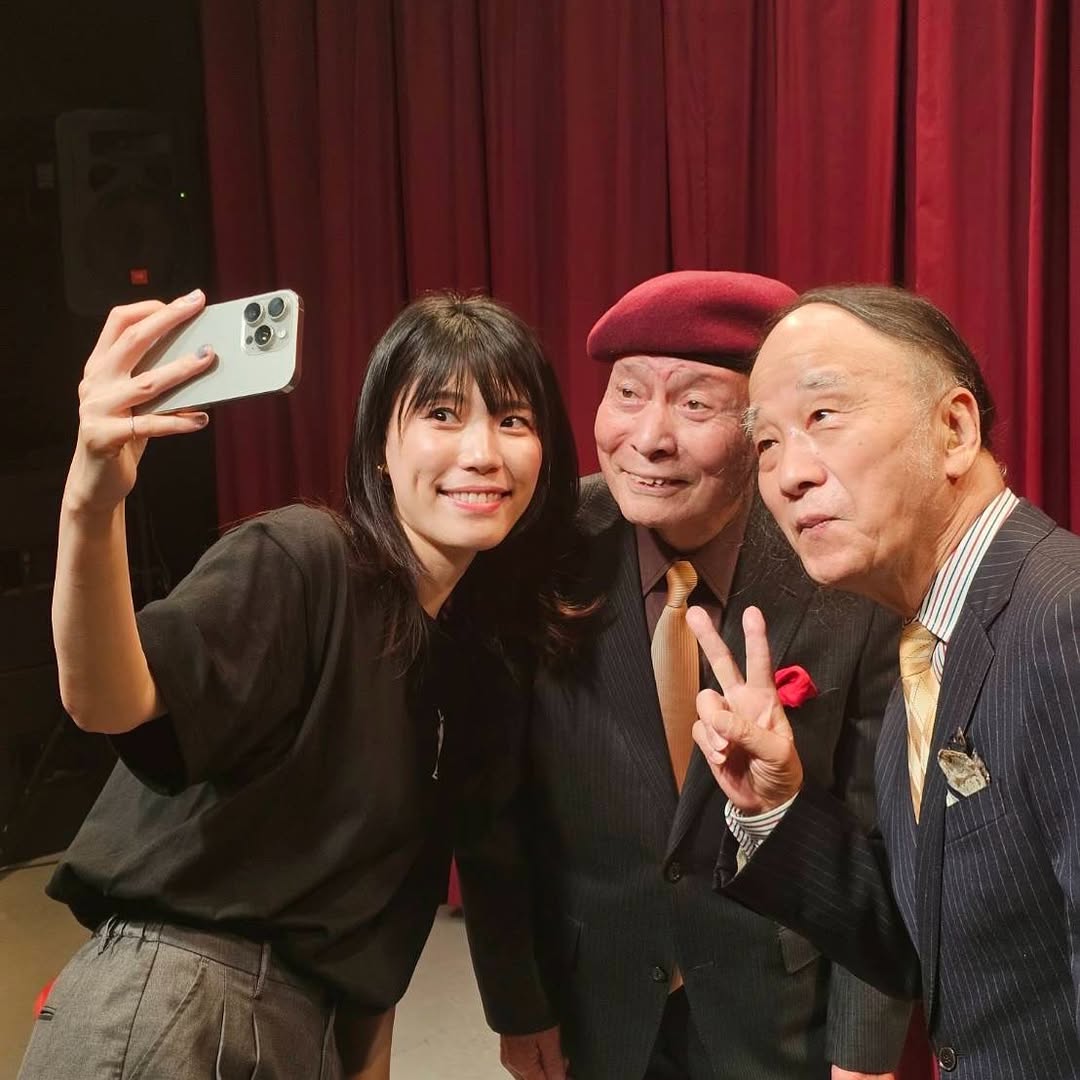 「ウケて、続けてる師匠にリスペクト」お笑いタレント・紺野ぶるま、海原はるか・かなた師匠の55周年を祝福！