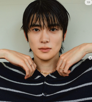 彼女に立候補する人が後を絶たない日韓人気アイドル　ポロシャツショットを公開