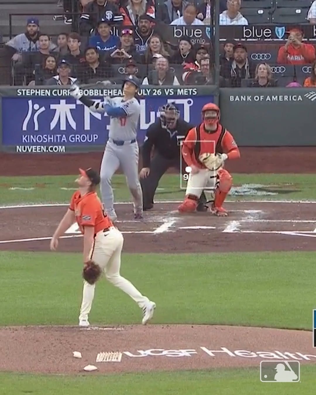 大谷翔平、今季32号は海まで！？特大2ランでスタジアム騒然