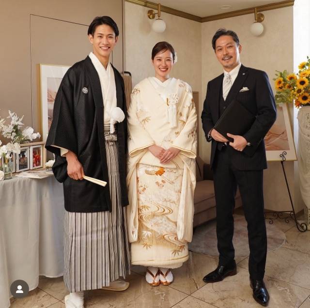 西山真央、結婚式のヘア＆アクセサリーを公開「良かったら参考にしてください」