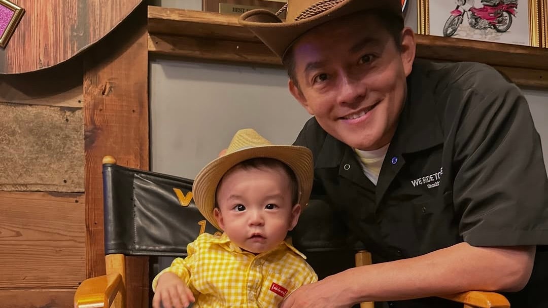 スピードワゴン・井戸田潤の息子、ハーレ初乗り笑顔炸裂ショットに称賛の声！「ほんっっっとに可愛い」