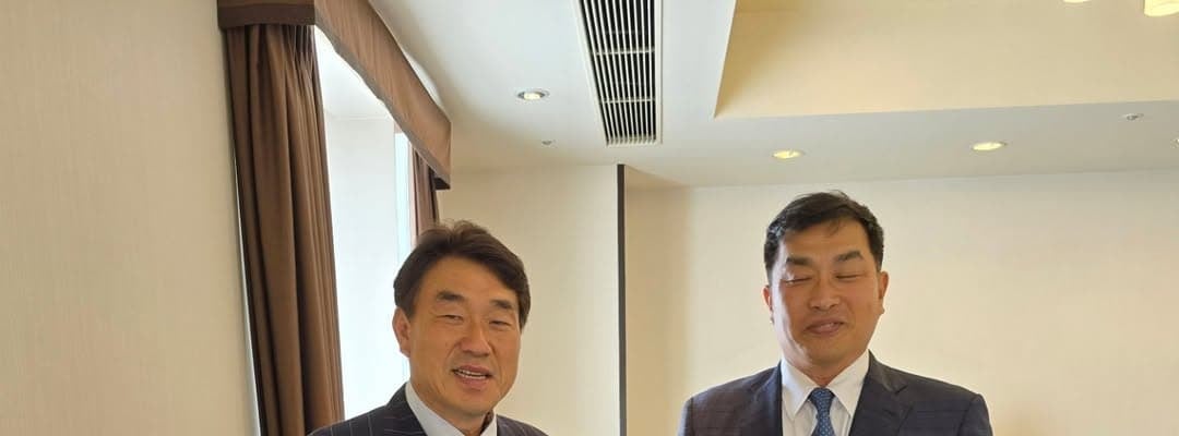 山本昌、講演先のホテルで“かつての対戦相手”と再会！2ショットも公開し話題に