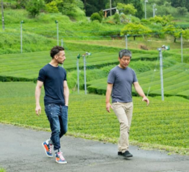 「宮崎・高千穂で出会った釜炒り茶」中田英寿、甲斐製茶園を訪問