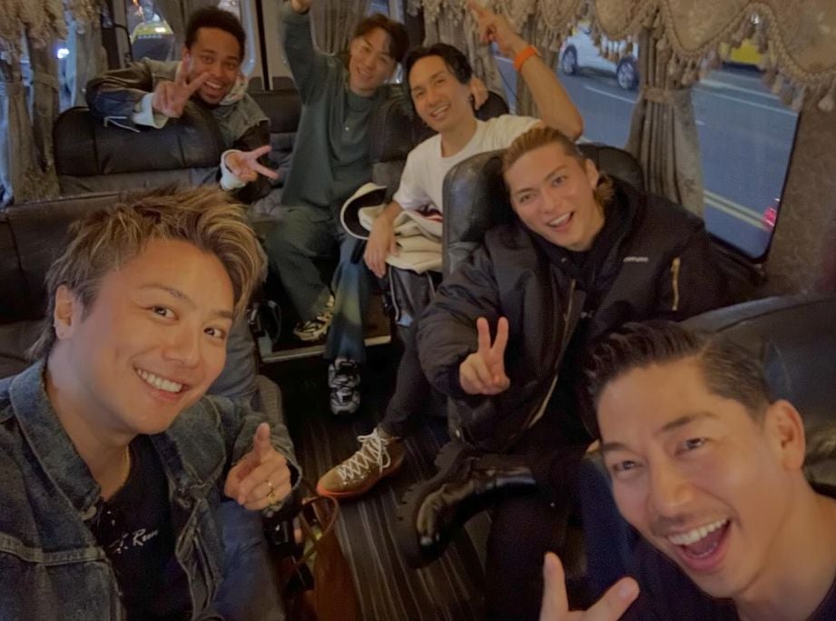 EXILEメンバーライブ後の集合写真を大公開！✨