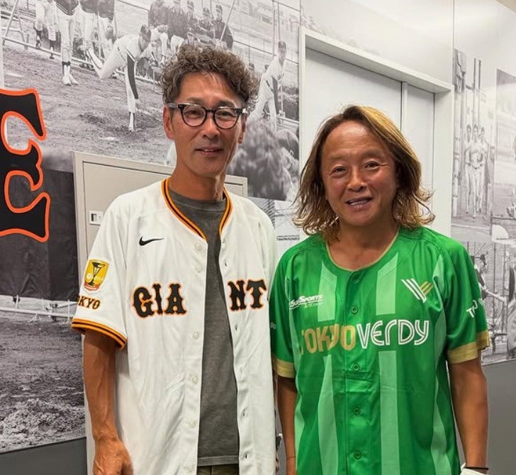 野球界とサッカー界のレジェンド豪華2ショットが話題