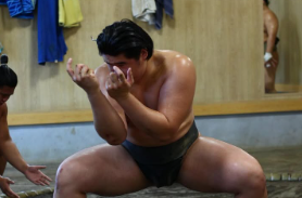 放駒部屋、結山が勝ち越し第一号を達成！