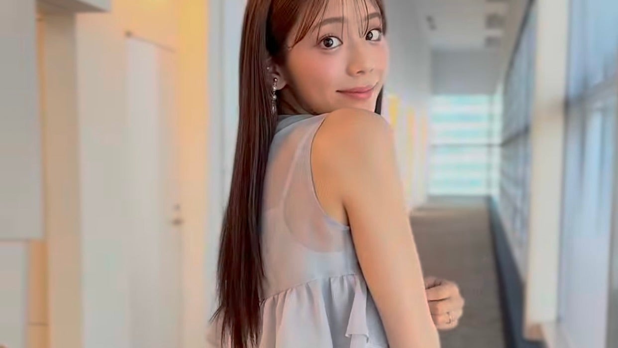 「腹チラ可愛すぎ」あの人気モデル、笑顔溢れる可愛すぎる動画にファン釘付け！「ハートに刺さる〜可愛いさぁ～」