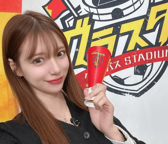 ”隠れファン”が多すぎるスポーツグラドル、流麗すぎる美髪＋メガホンショットにファン・バーニングラブ！