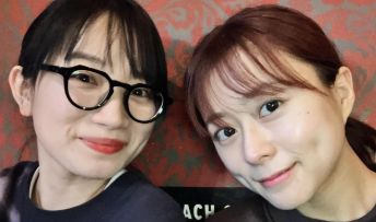 水瀬いのり、ティータイムのオフショット公開！千菅春香の誕生日を祝福