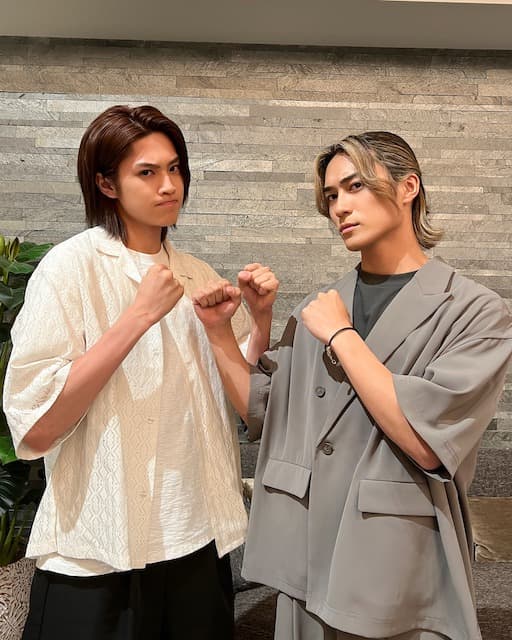 「2人ともカッコ良すぎる」話題ドラマに出演した2人のイケメンショットが公開