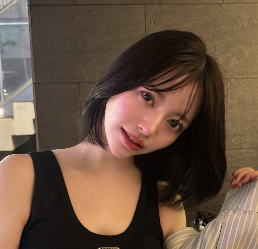 小森ほたる、夜のテラスで見せた“大人の余裕”に反響！愛犬とのワインタイムが絵になりすぎると話題