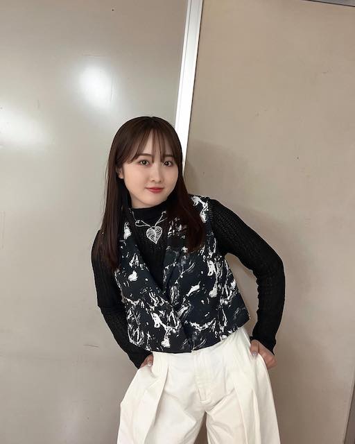 本田望結 大人っぽショット披露 可愛すぎる1枚にファン悶絶