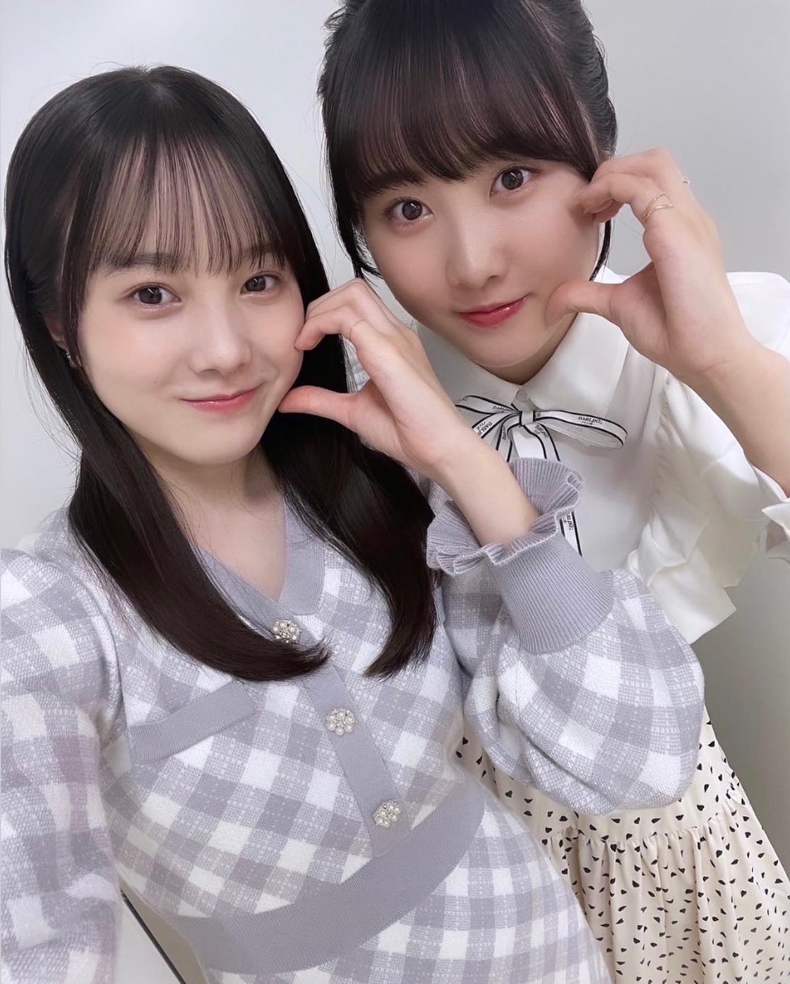 「顔の小ささやばいな」本田姉妹の美人2Sが大反響✨「お姫様二人とも👸」