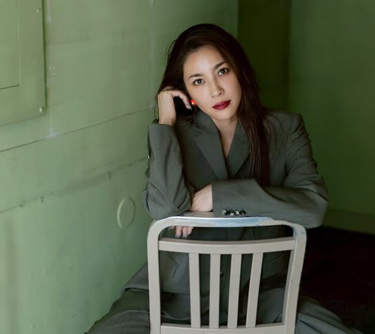 瀬戸朝香、WebLEON美しい人連載Vol.2公開を報告　凛とした一枚も披露