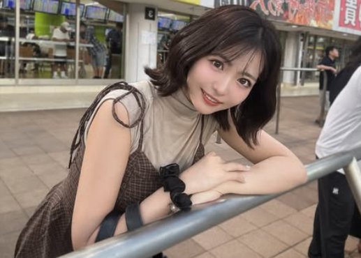 「可愛いすぎる天使」美女グラドル、競輪場でボルテージアップ！現地で魅せたビューティーショットも披露「私服、可愛すぎる」