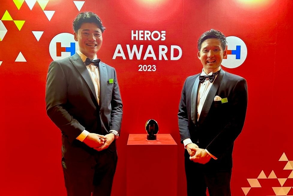 「HEROs AWARDにご招待頂きました☺️」杉谷拳士が元同僚とツーショット👀
