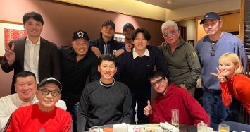 小沢仁志、DNAベイスターズ祝勝会で「番長」と楽しい宴を満喫！