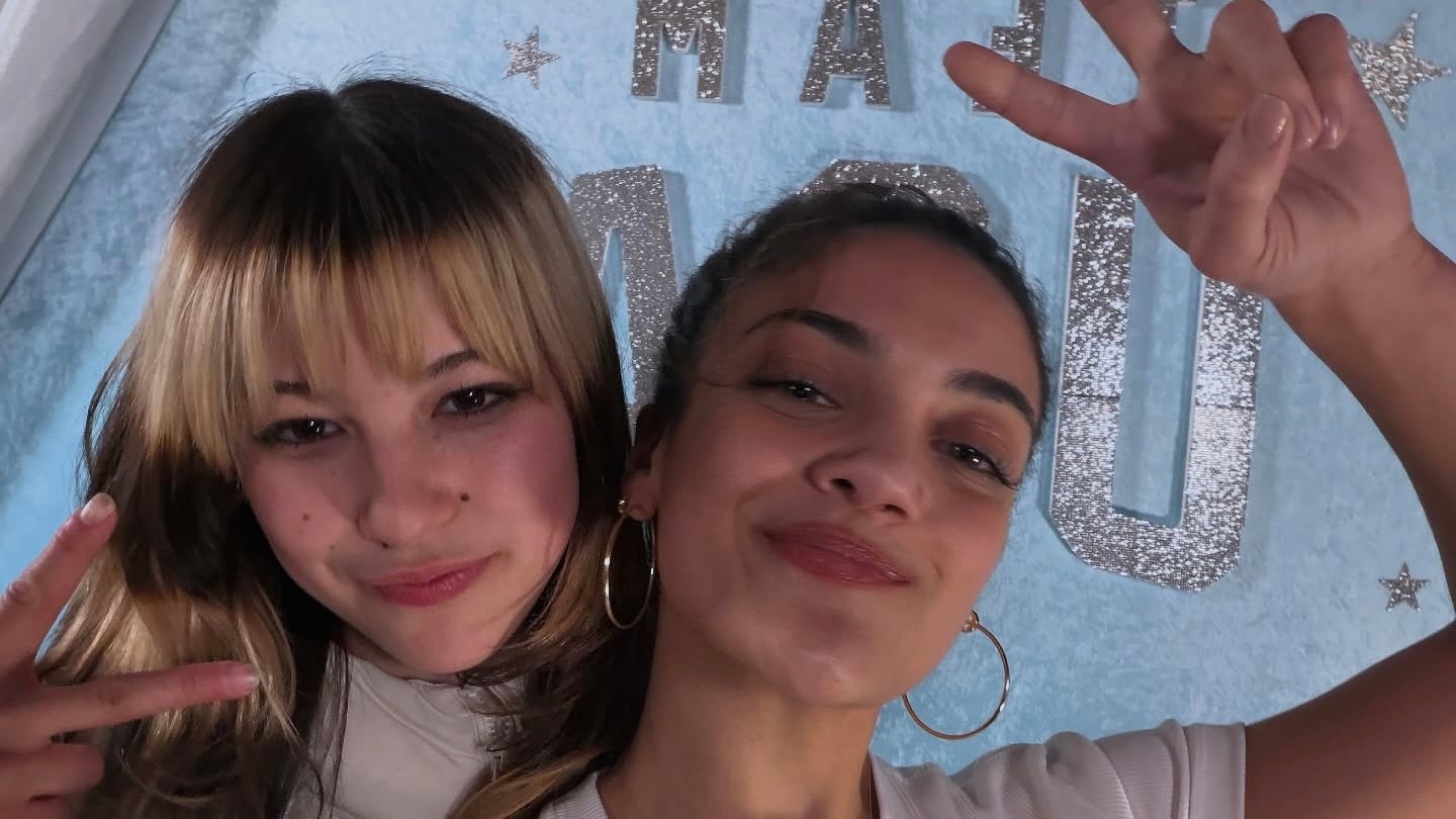 【豪華2ショット】ローリー・ヘルナンデス、アリサ・リウと笑顔セルフィー