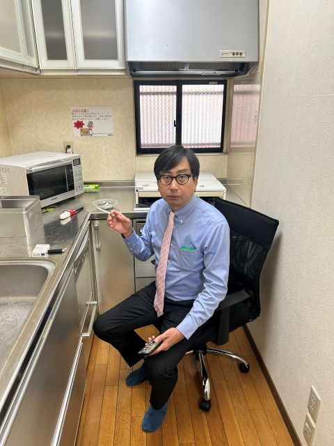 「2年前から吸い始めたそうです」あの人気芸人の喫煙ショットが話題に