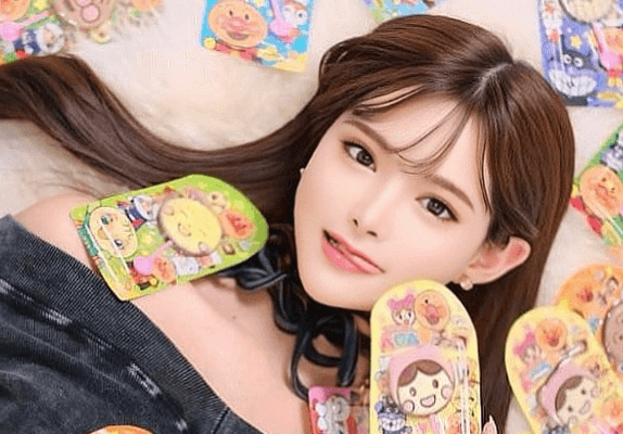 「可愛いぴょん！」元幼稚園教諭のラウンドガール、童心に帰った”アンパンマンまみれ・ショット”を公開！ファンの心音高まる「癒されます」