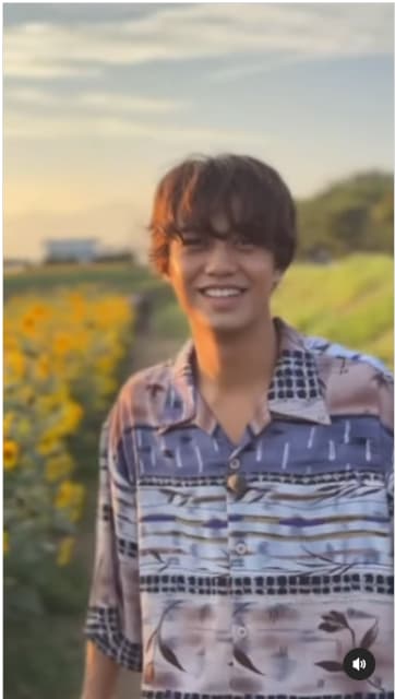 髙橋海人 ひまわり畑の動画に『デートやん💛』