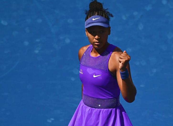 圧巻の存在感！大坂なおみ、紫のウェアでニューヨークのコートを支配