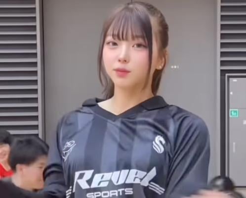 美女ビーチバレー選手・衣笠乃愛、ビーチバレー×ヘル国コラボ実現！「ありがとうヘル国の皆さん！」