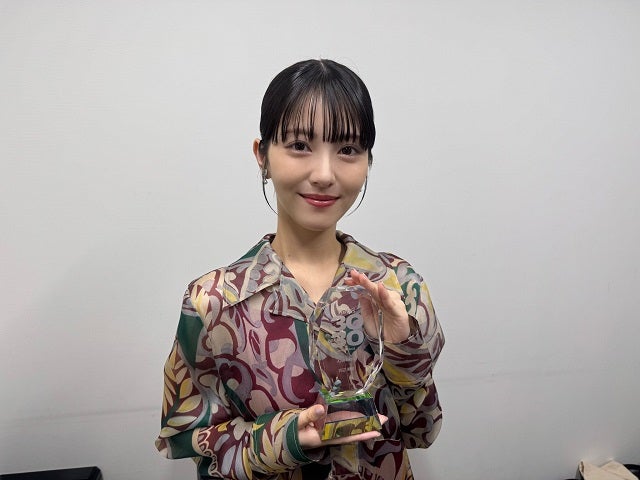 浜辺美波が「Forbes JAPAN 30 UNDER 30 2025」