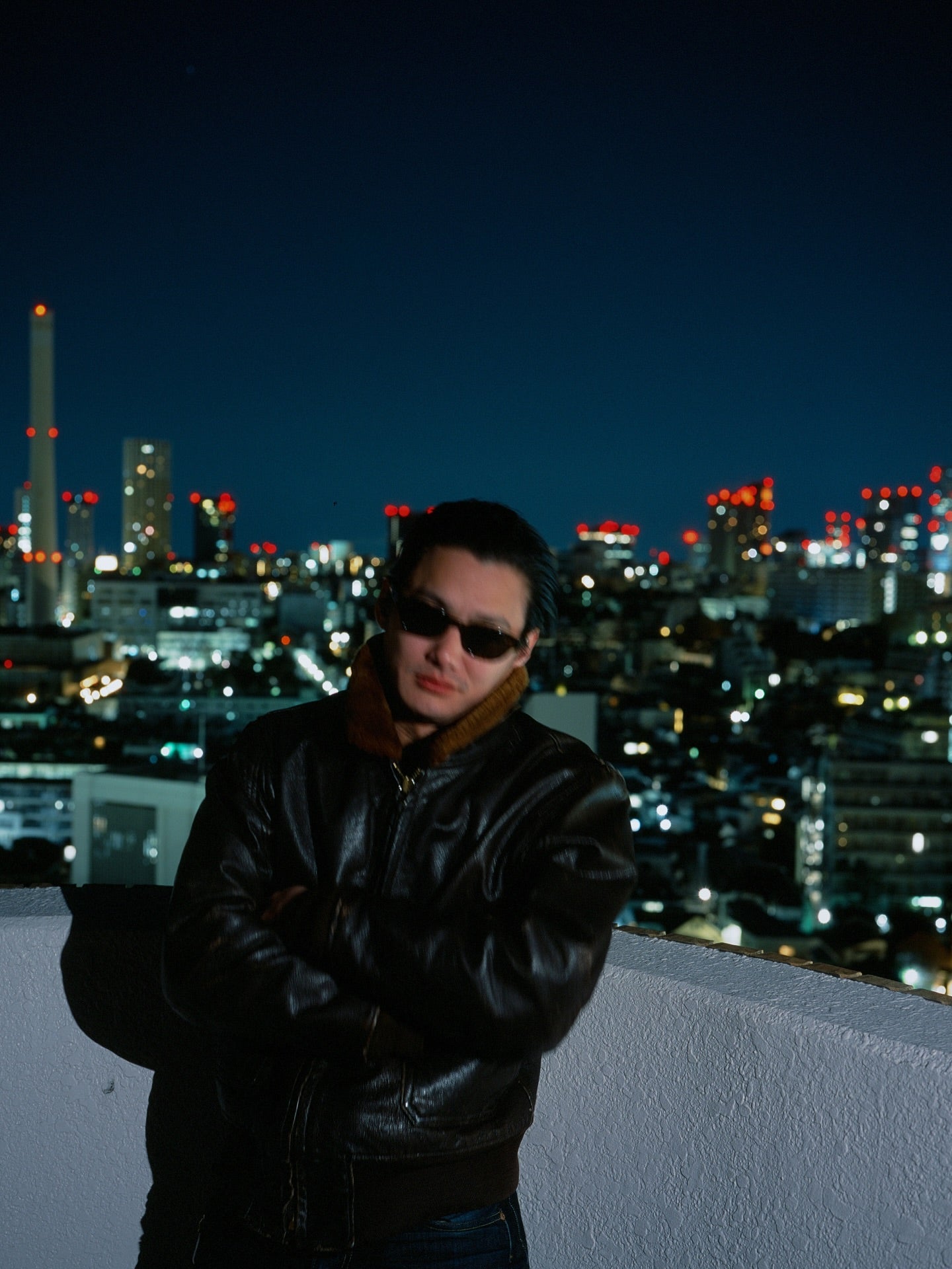 夜景を背にクール全開　野村周平、2026年の幕開けショットに反響