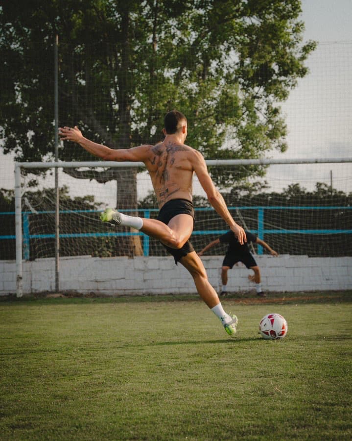 「フェラントーレス、プレシーズンへの意欲示す」自主練の様子を投稿