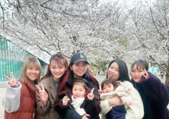 女子キックボクシング・平岡琴、地元メンバーでお花見！「みゆ失踪事件」も発生！？