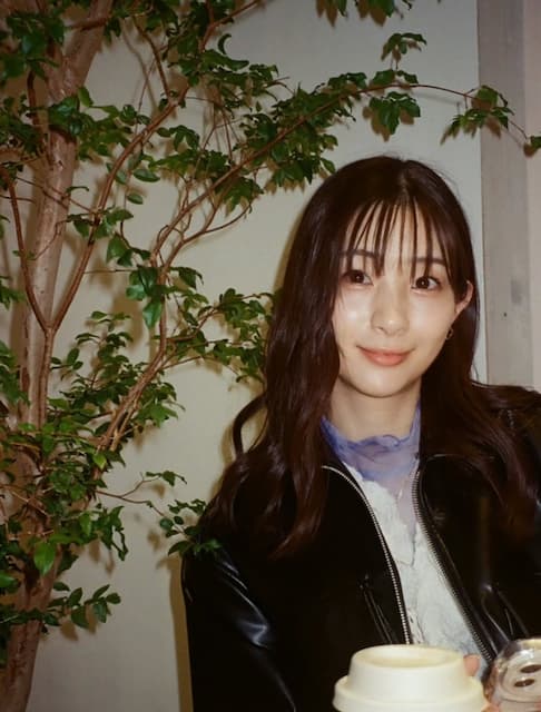 「え、これいつの？」足立梨花が“いにしえの写真”を公開！