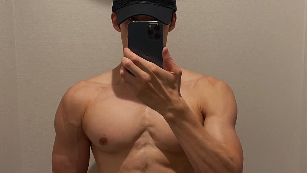 水泳・入江陵介、現役時代さながらの鍛え上げられた肉体にファン歓喜！