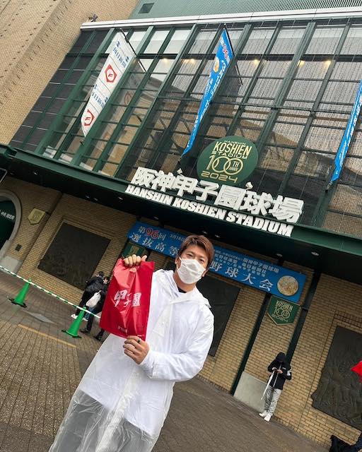 千葉ロッテ角中が母校・日本航空石川の応援へ