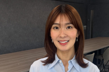 「清楚で知的！こんな上司いたら最高…」荒井理咲子、パンツスタイルのオフショットが話題