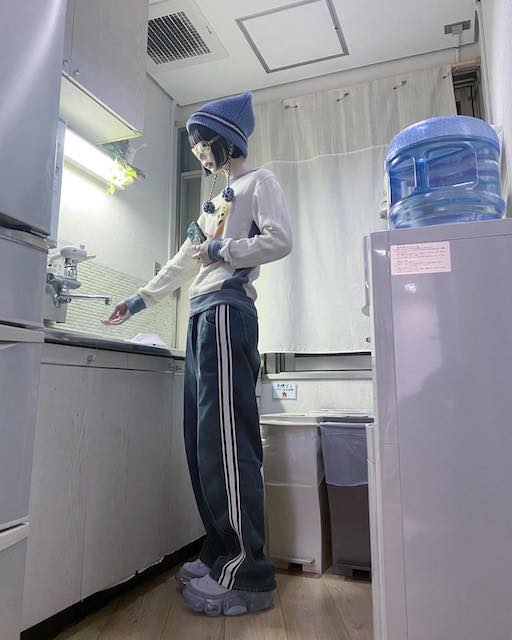 あのちゃんのスタイル良すぎなショットが可愛すぎる💖