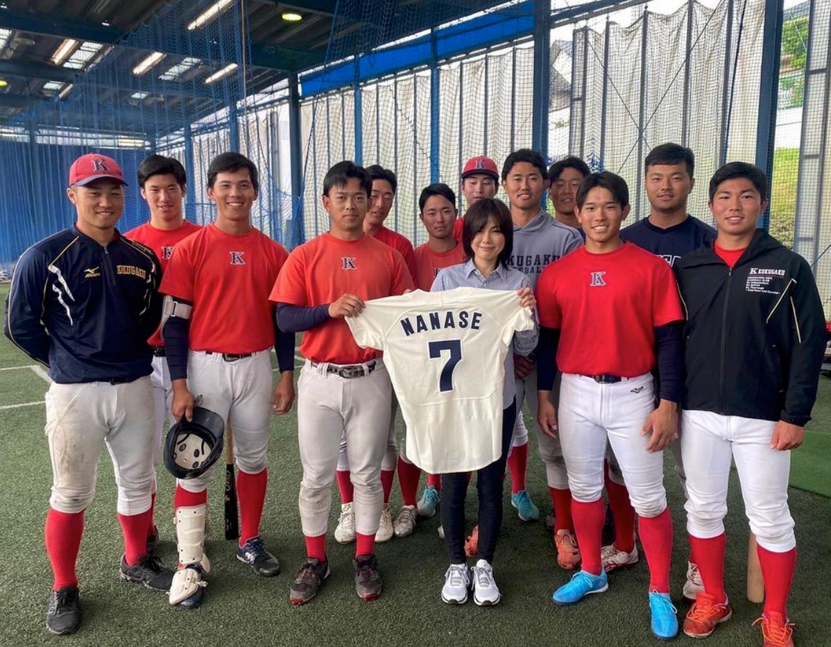 現役📓女子大生だった⁉️相川七瀬が始球式⚾︎東都大学野球