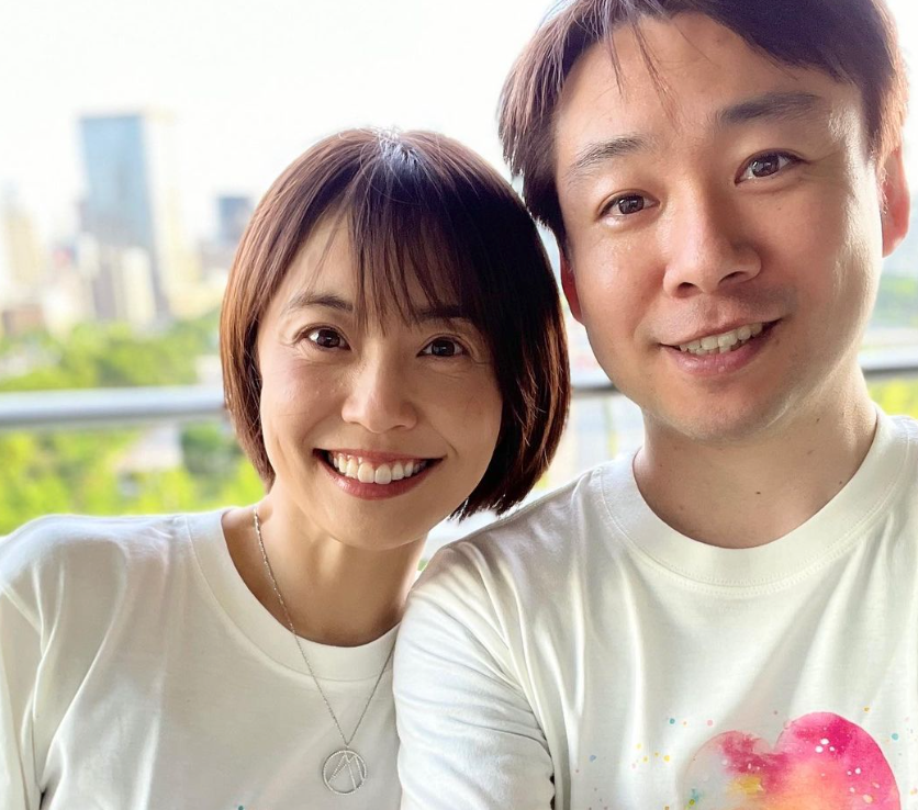 🌈國光麻耶こと小林麻耶「ご報告❤️」✨ペアルック👚で新婚⁉️夫婦2S