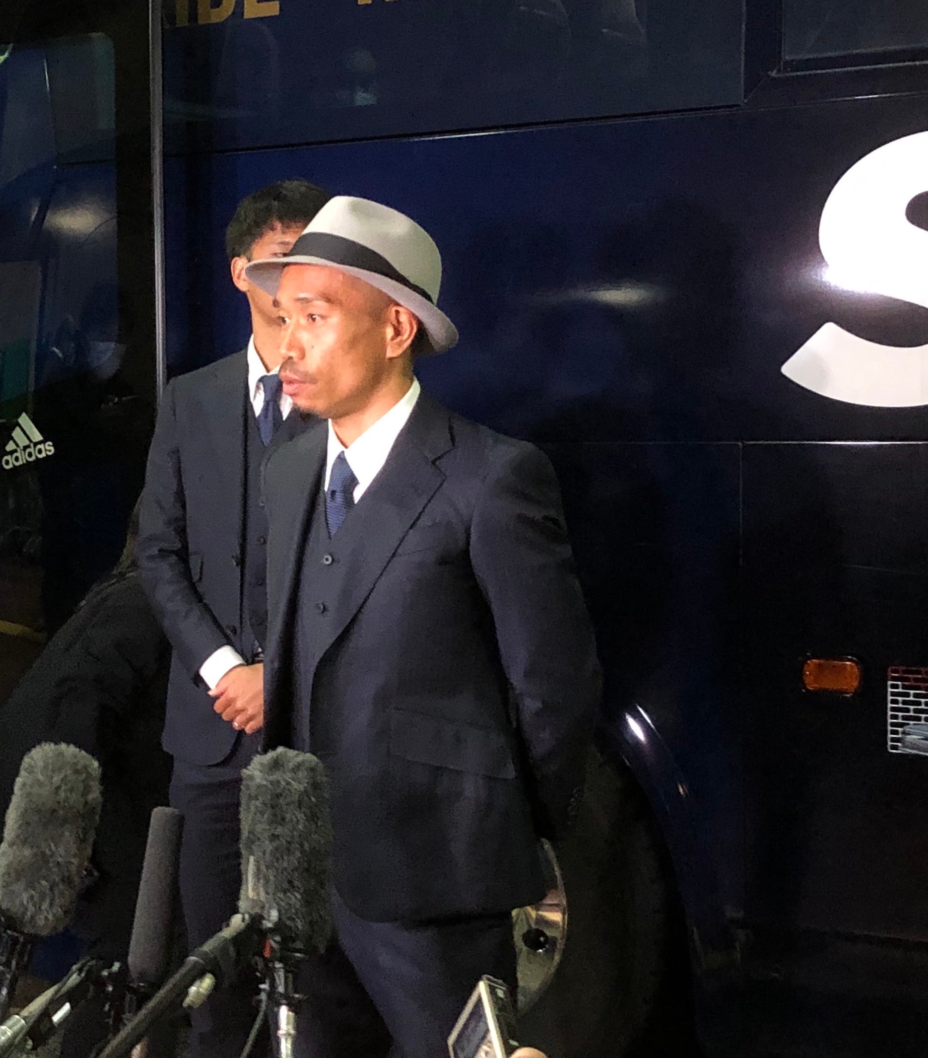 ⚽️長友佑都、ハット被り出国「魂込めた戦い魅せたい」サッカー日本代表・国内組がW杯🇶🇦カタールへ