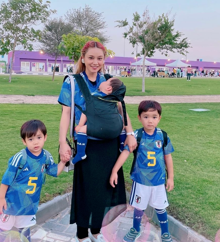 🌈平愛梨「赤髪サヨナラ👋」新たな髪色✨に「長友ファミリー最高❤」「ブラボー❤」の声