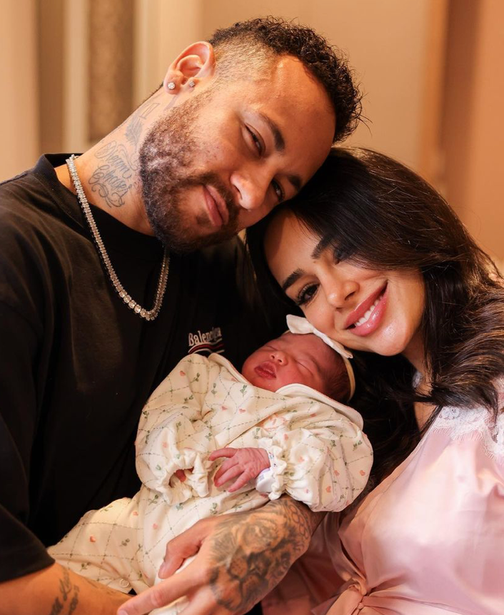 ⚽️ネイマールの恋人❤️ブルーナさんが女児👶出産❣️SNSで喜び綴る