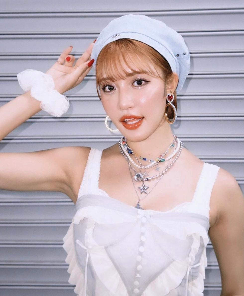 「王林がバンド！？」あの大人気曲をカバー